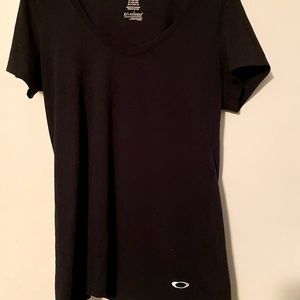 Oakley Women’s V-neck shirt